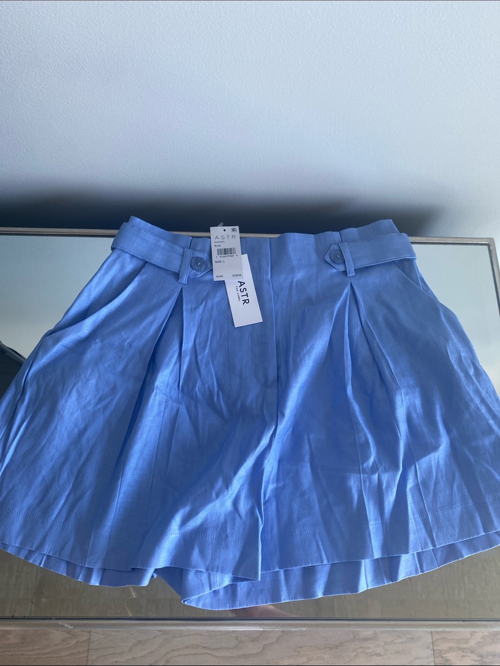 Astr the label blue high rise pleated shorts